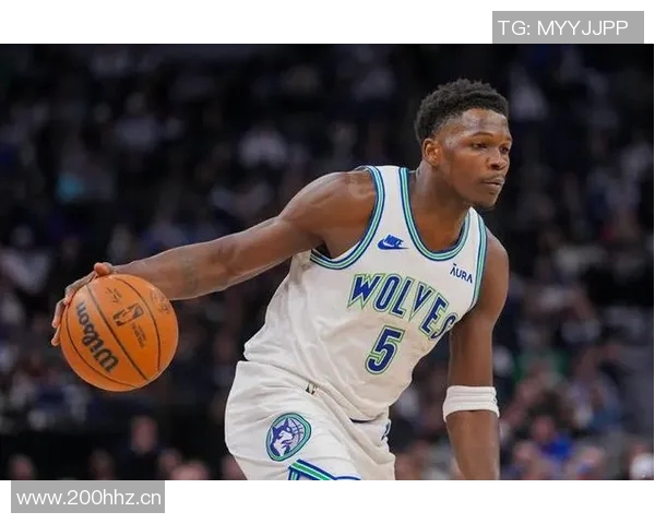 爱德华兹首节爆发拿下13分半场表现稳健三分球命中率高达40