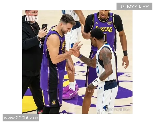 球哥对阵老东家表现惨淡四投全失无得分助攻正负值为负九 球哥对阵老东家表现惨淡四投全失无得分助攻正负值为负九