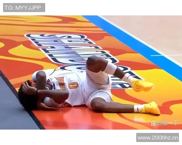 中学生篮球班赛惊现绝杀三分球精彩瞬间引发热议