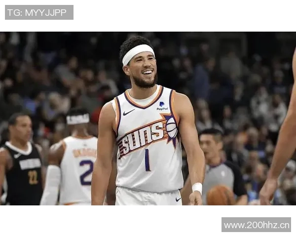 布克表现出色18投7中罚球11中8砍下24分5板7助助力球队赢球